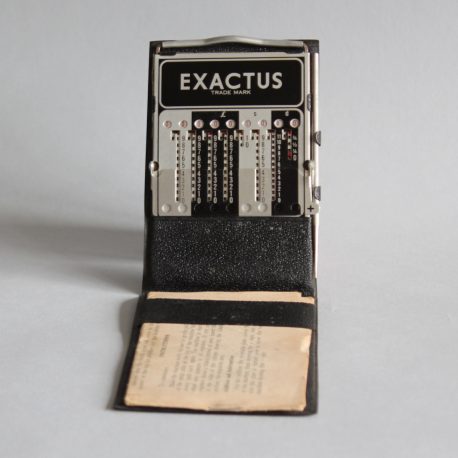 TH76 Exactus Pocket calculator