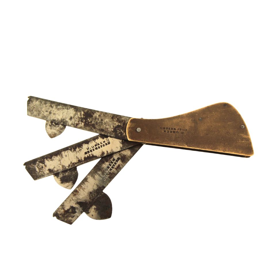 "Antique Veterinary Fleam"